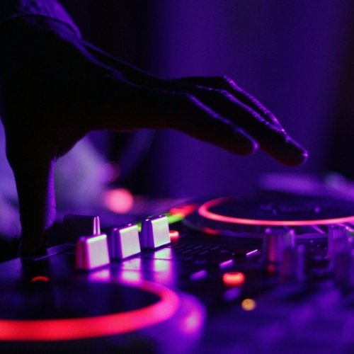 Neon Beats Concert